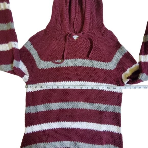 Cloud Chaser dark red, gray, white striped hooded top sz M - Picture 10 of 15